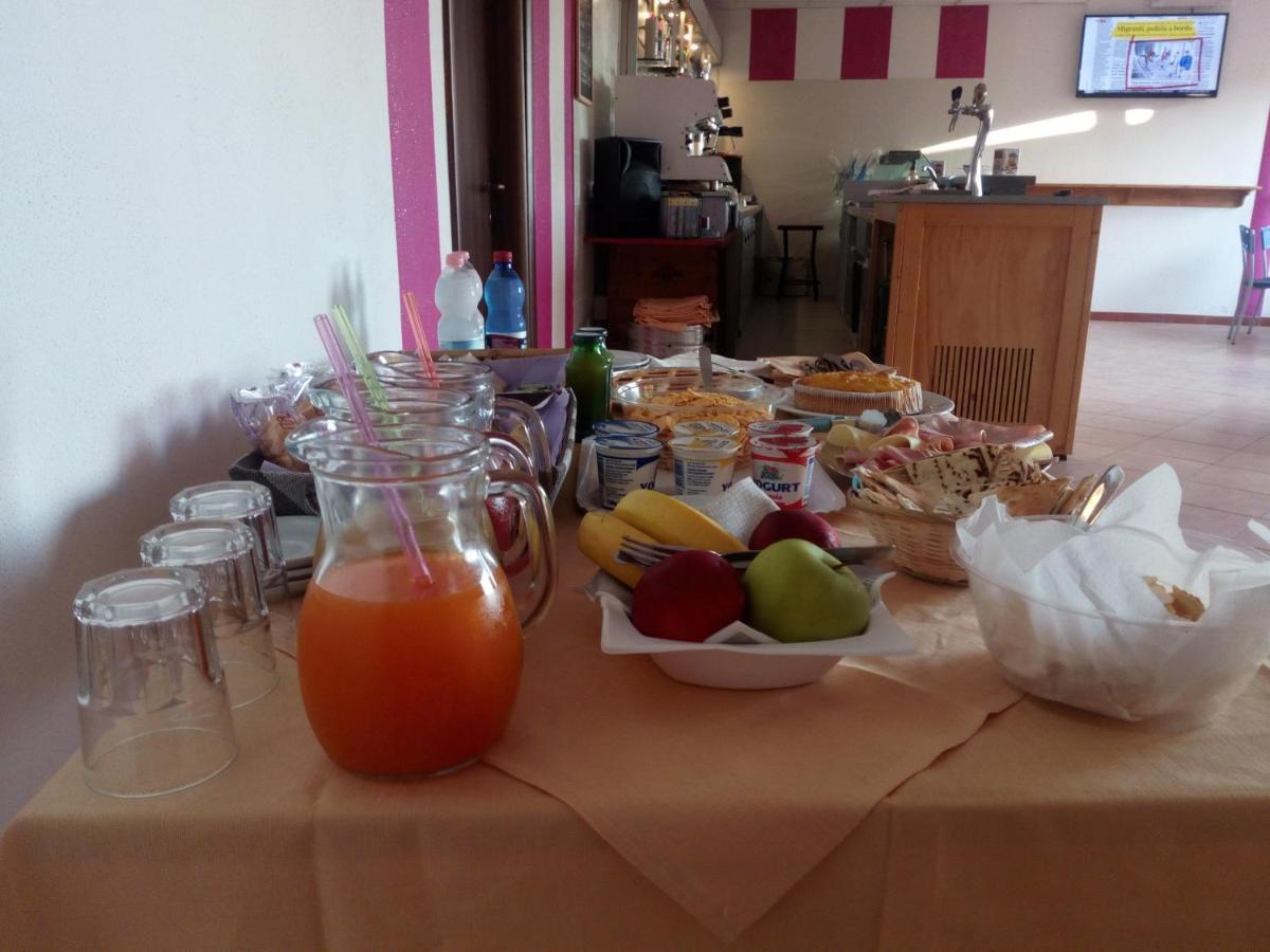 Hotel Bena E Traes Laerru Kültér fotó