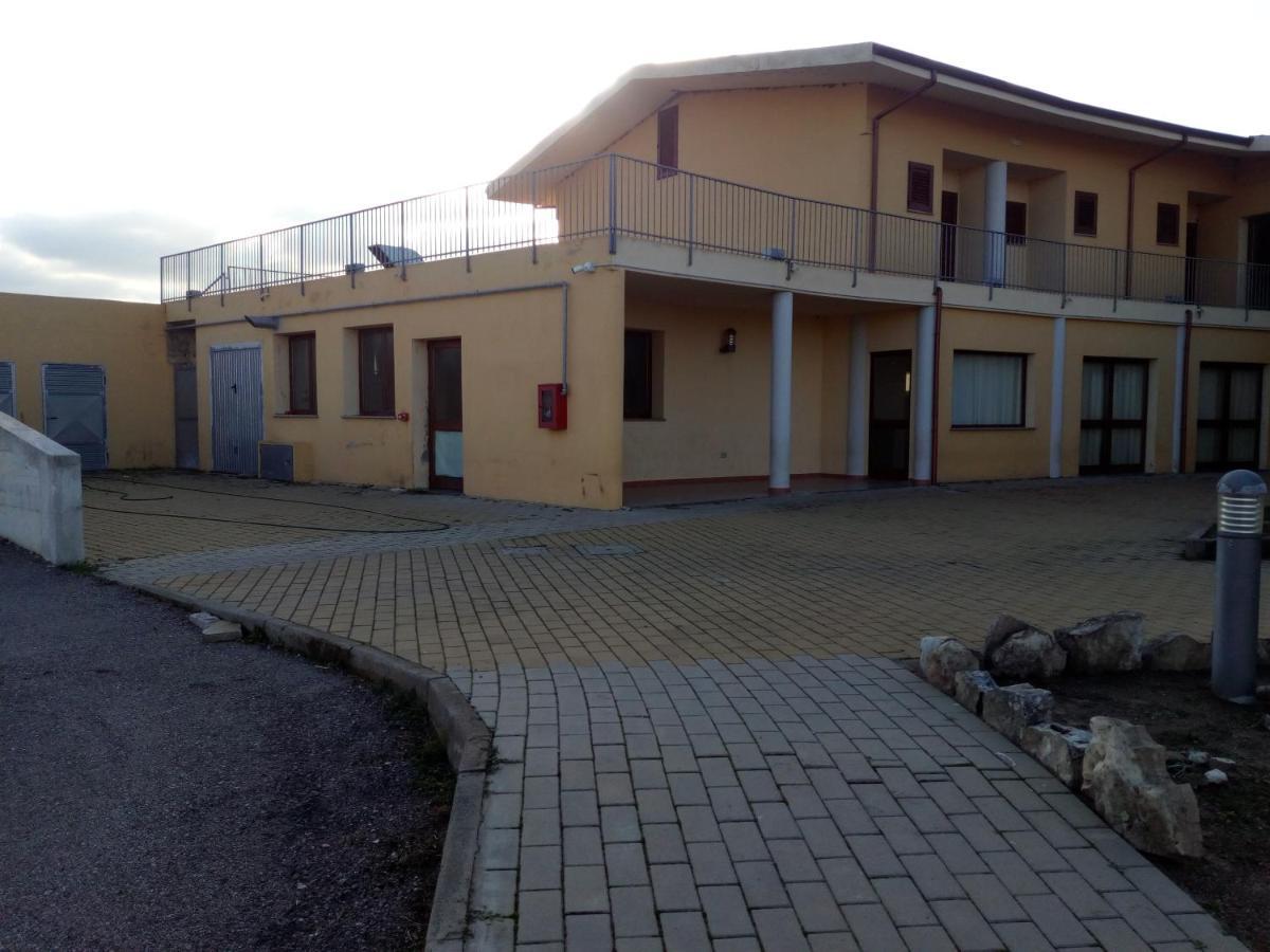 Hotel Bena E Traes Laerru Kültér fotó