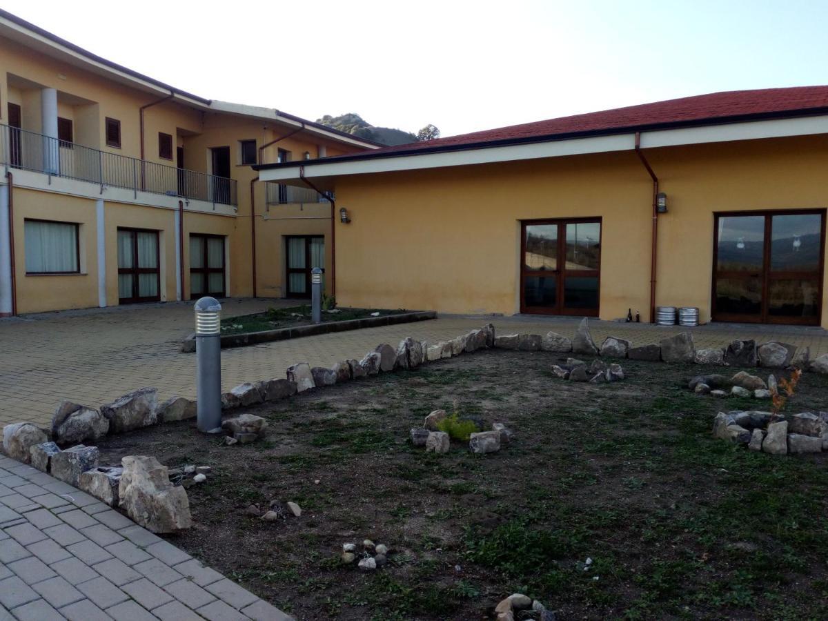 Hotel Bena E Traes Laerru Kültér fotó